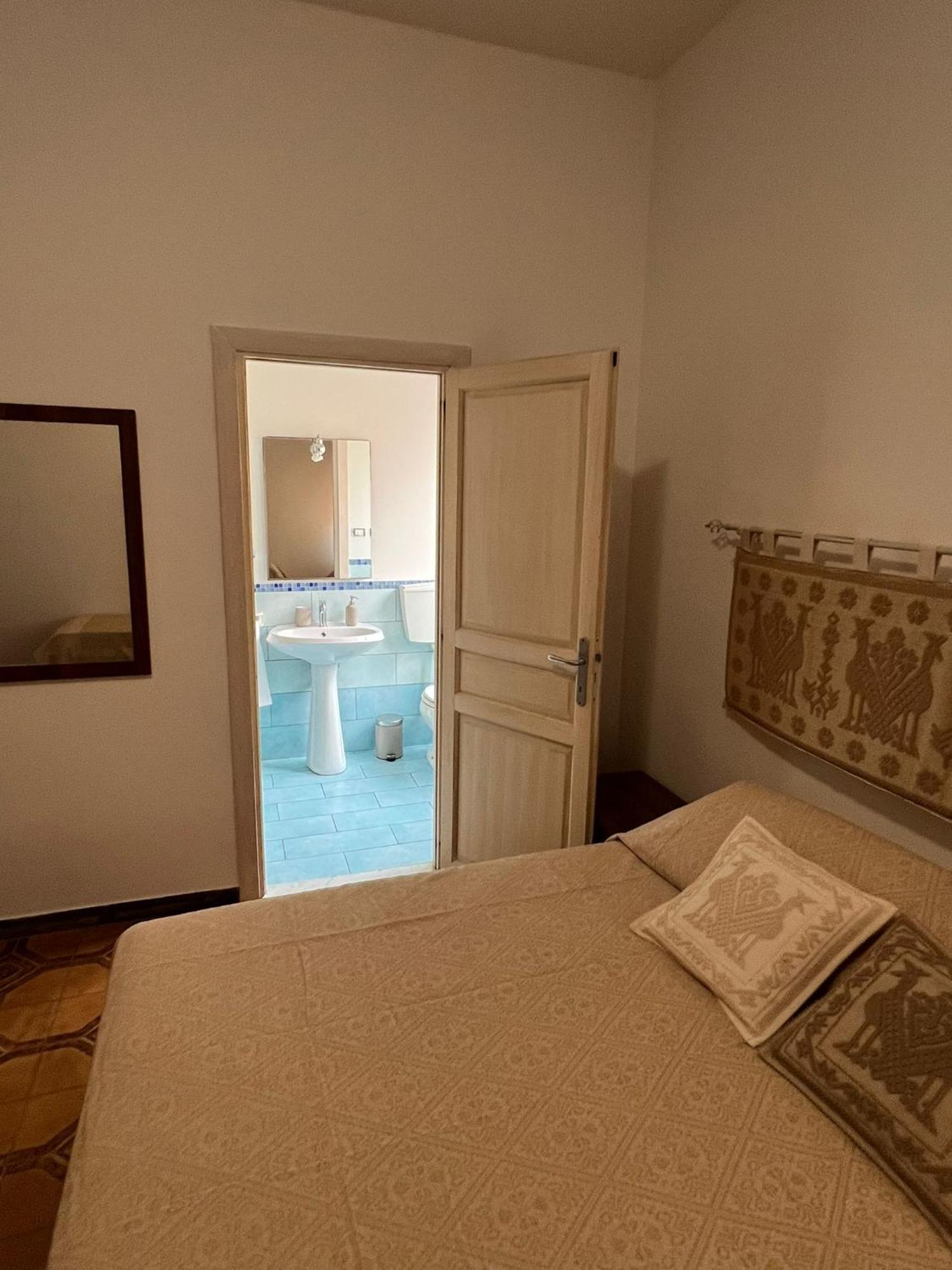 B&B Via Dei Mille Castelsardo Eksteriør billede