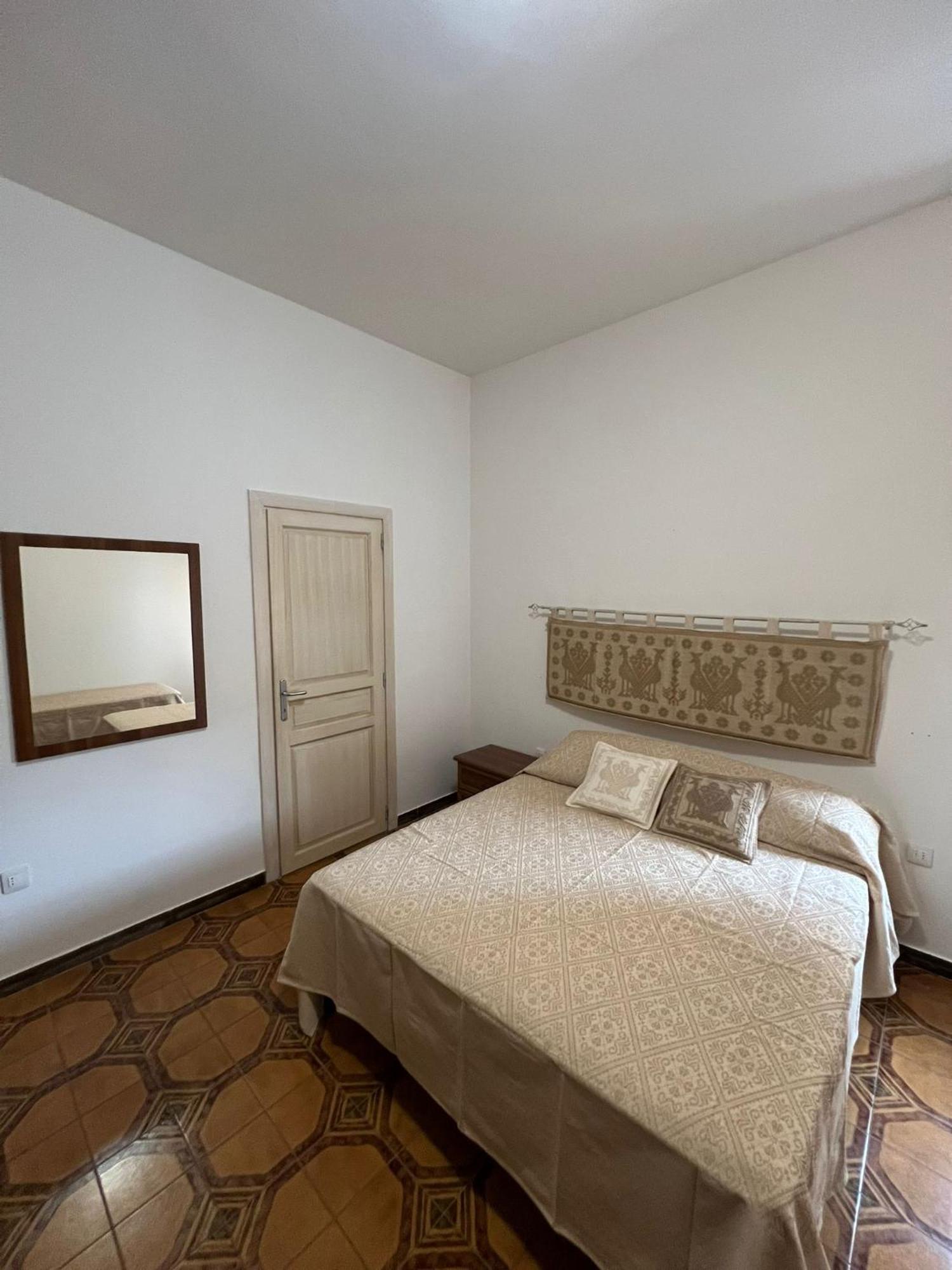 B&B Via Dei Mille Castelsardo Eksteriør billede