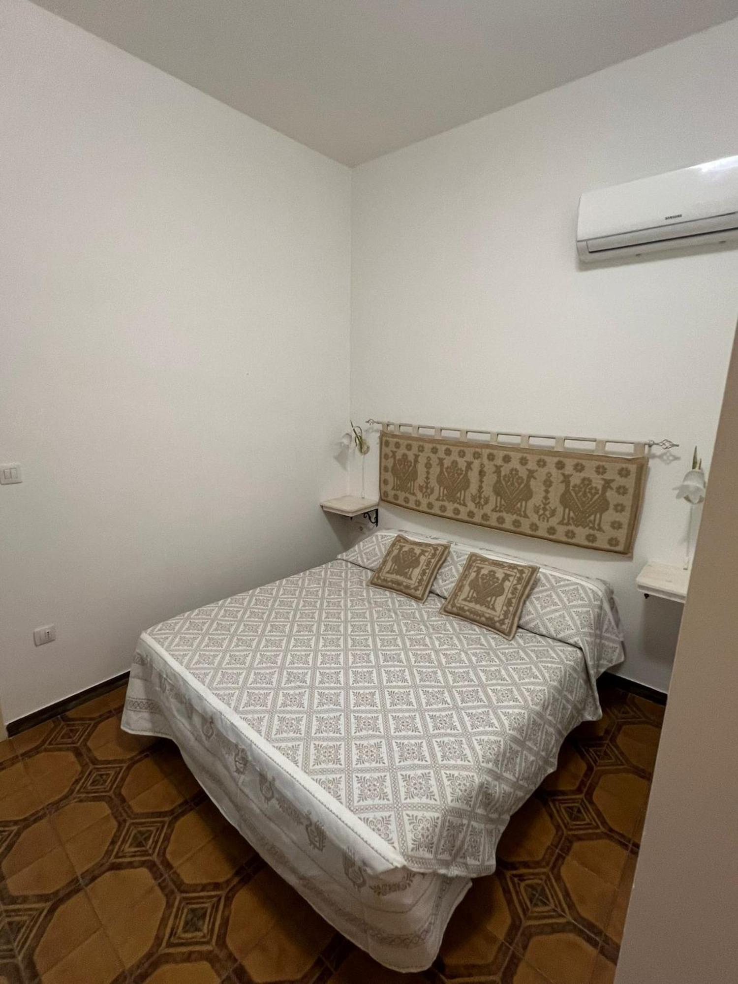 B&B Via Dei Mille Castelsardo Eksteriør billede