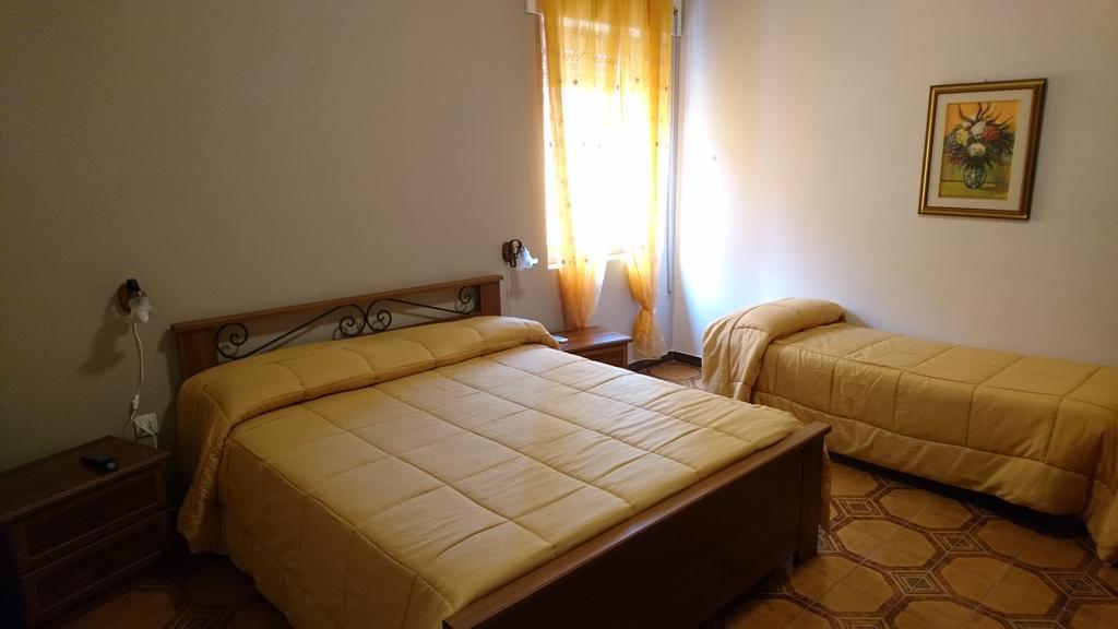 B&B Via Dei Mille Castelsardo Eksteriør billede